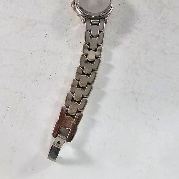 Eddie Bauer Sunray Watch Women Silver Gold Tone Date 50M New Battery Small 7" - Picture 8 of 11